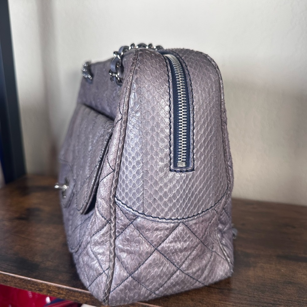 Authentic Python Chanel Metallic Large Shoulder Bag - Picture 3 of 16